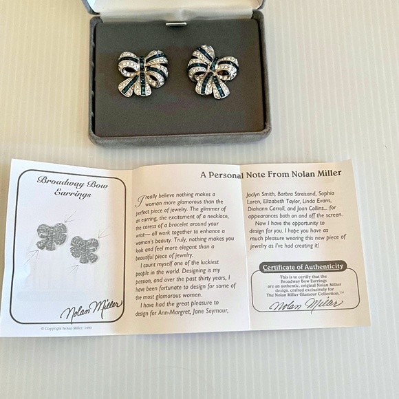 NEW Nolan Miller Broadway Bow Earrings - Picture 4 of 7